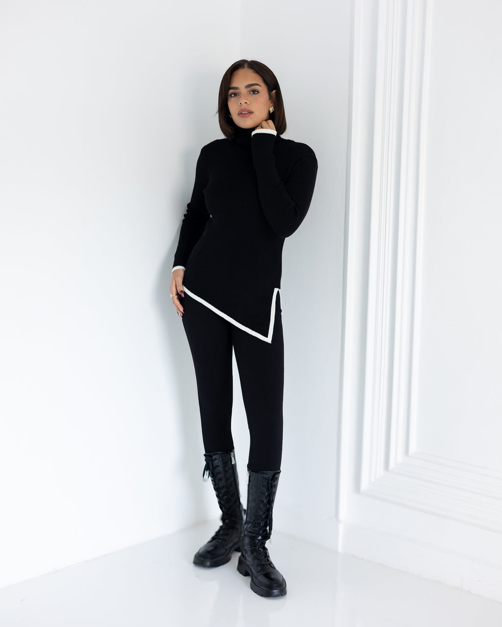 The Outline Pullover in Black