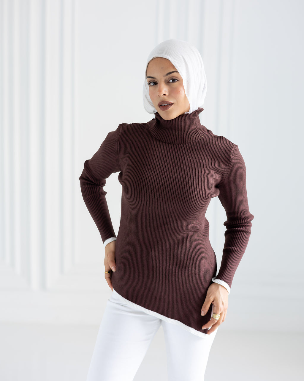 The Outline Pullover in Brown