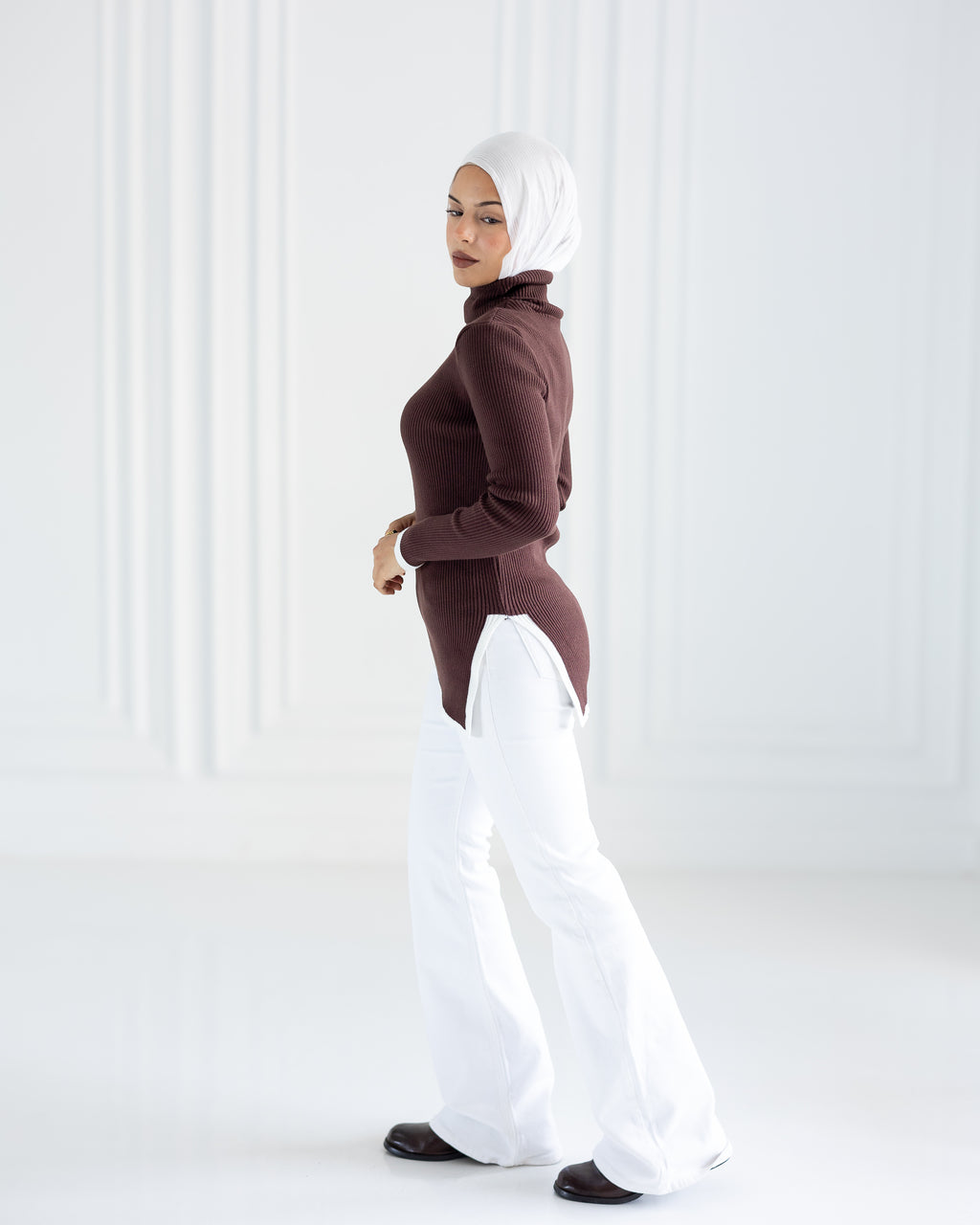 The Outline Pullover in Brown